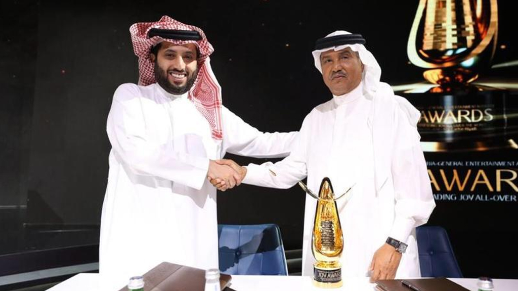 تركي آل الشيخ يكشف عن حضوره بروفة تقنية الهولوجرام لـ محمد عبده