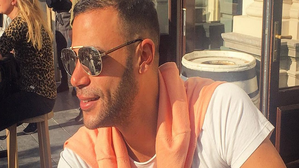 محمد إمام يحكي قصته الحزينة مع زوجته.. ونجوم مسرح مصر يعلقون