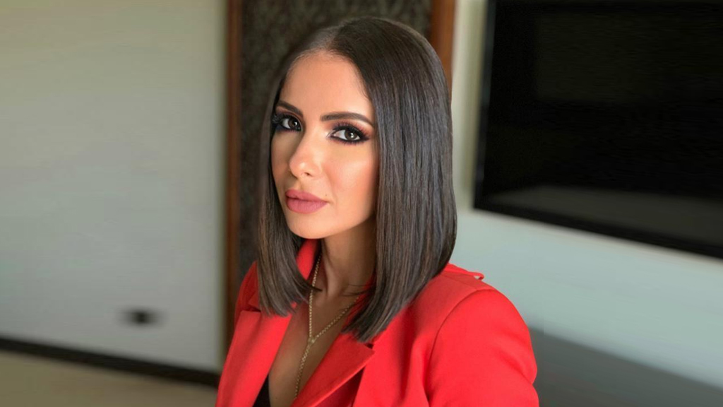 منى زكي هل تكون أول نجمة تنتهي من تصوير مسلسل رمضان 2021؟